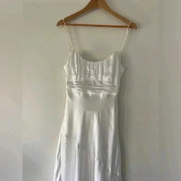 Selfie Leslie ABBY CAMI STRAP GATHERED BUST FRONT SPLIT MIDI DRESS WHITE Size M - Picture 2 of 6